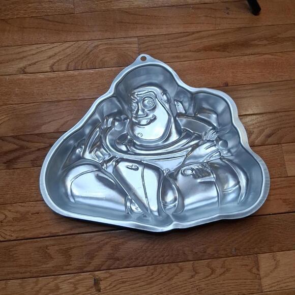 Wilton Disney Pixar Toy Story Buzz Lightyear Cake Pan Mold - Picture 3 of 3